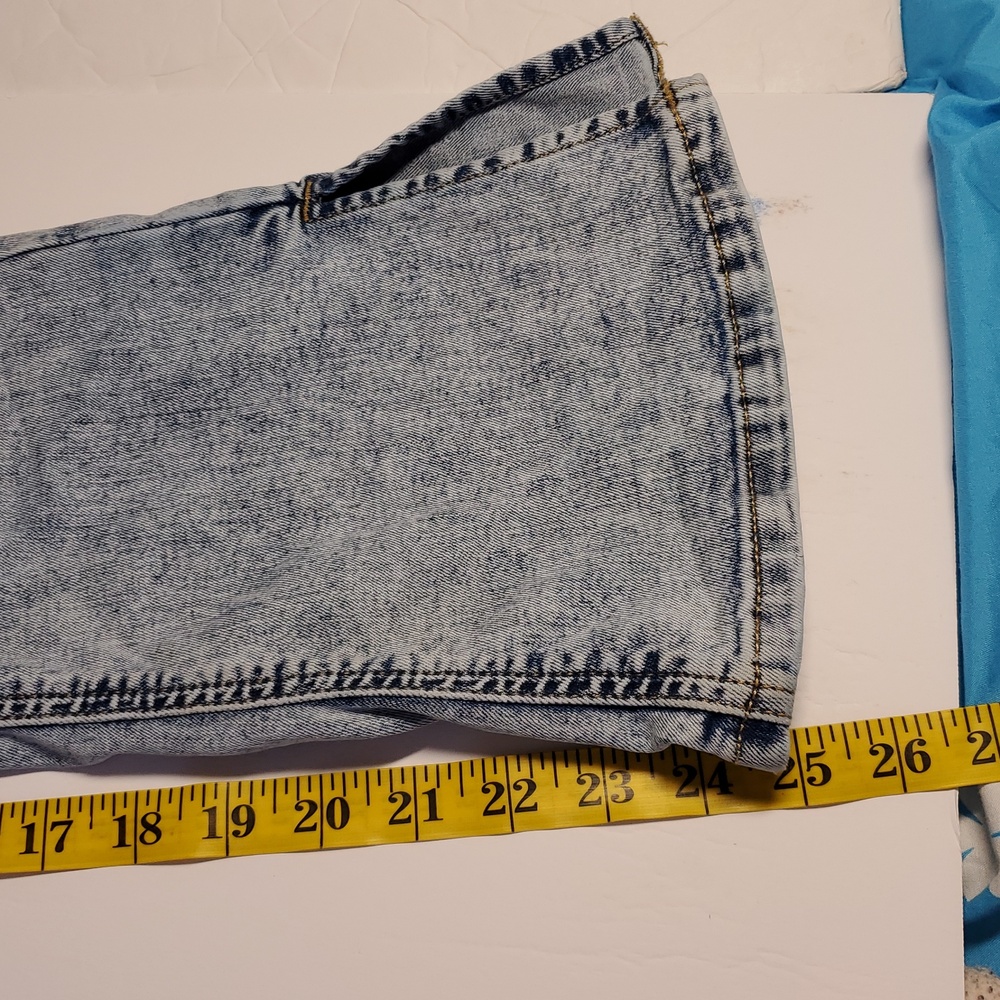 Girls Size 10 High Rise Jeans Butterfly Embroidered Light Blue Jeans Snap Front - Picture 9 of 12